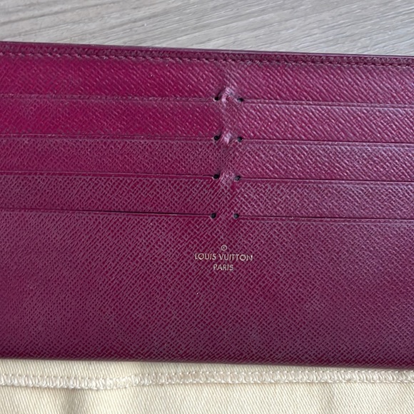 Louis Vuitton 8-Slot Card Wallet - Picture 6 of 10